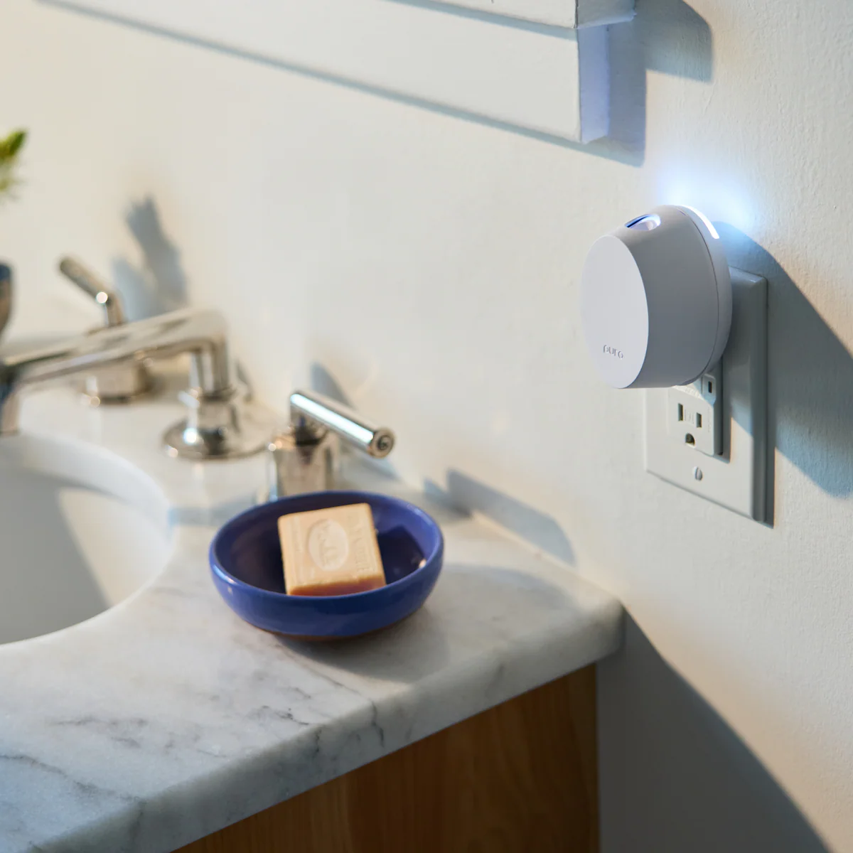 Pura Mini™ Smart home fragrance diffuser