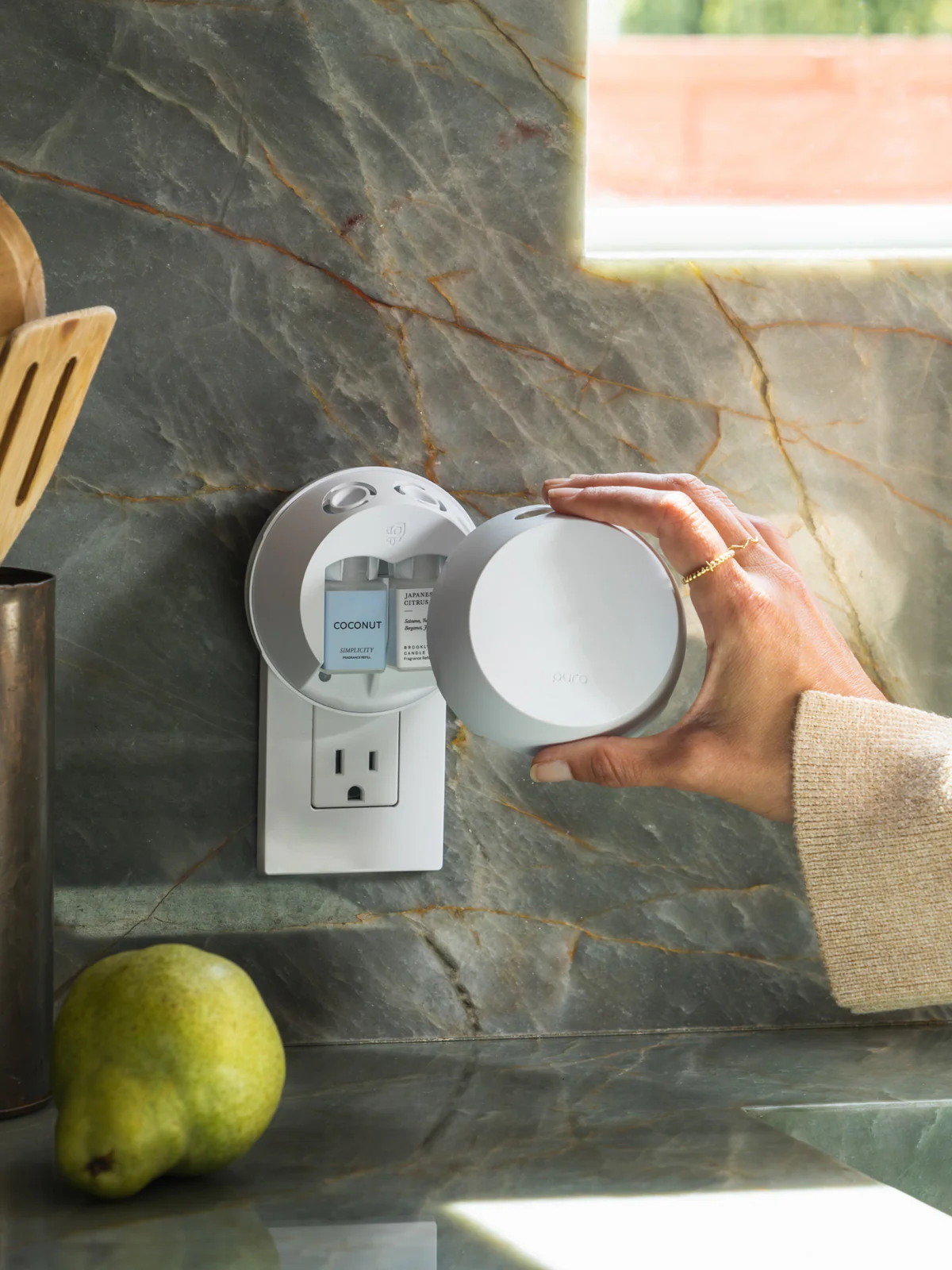 Pura 4™ Smart home fragrance diffuser