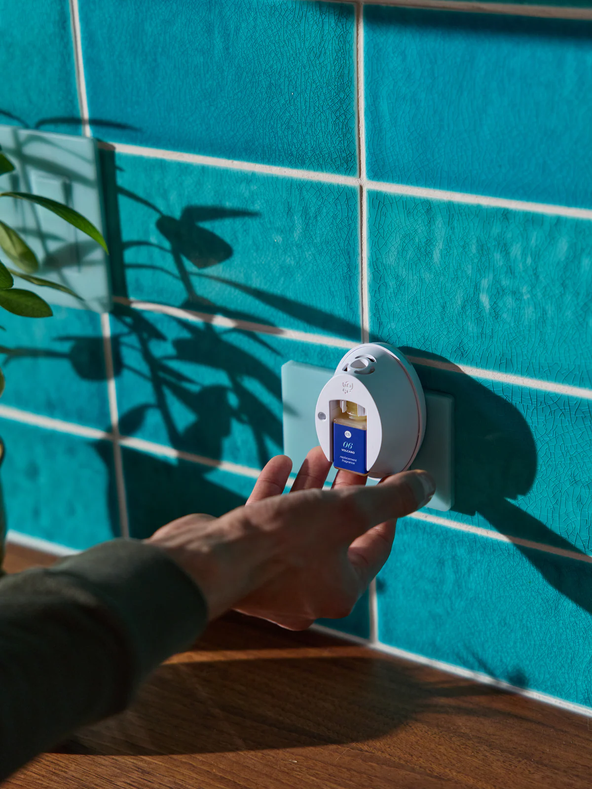 Pura Mini™ Smart home fragrance diffuser